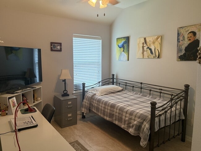 Building Photo - 23910 Fairport Harbor Ln