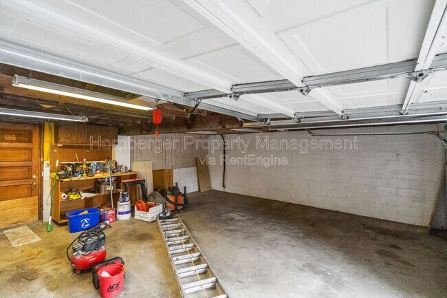 Building Photo - 3523 E 18th Ave