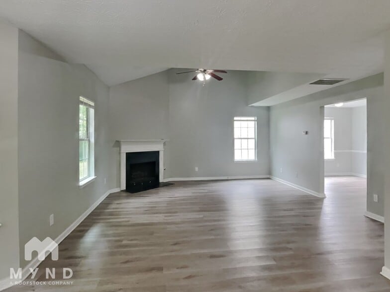 Building Photo - 2892 Two Lakes Cir