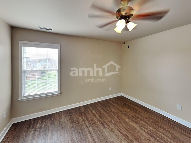 Building Photo - 3016 Sommette Dr