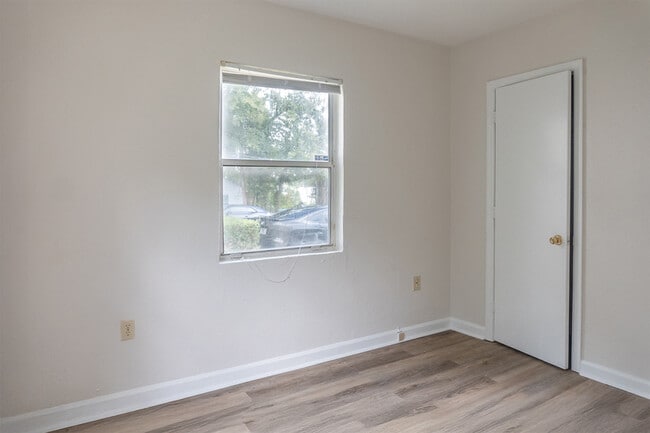 Building Photo - 1436 Hudson St