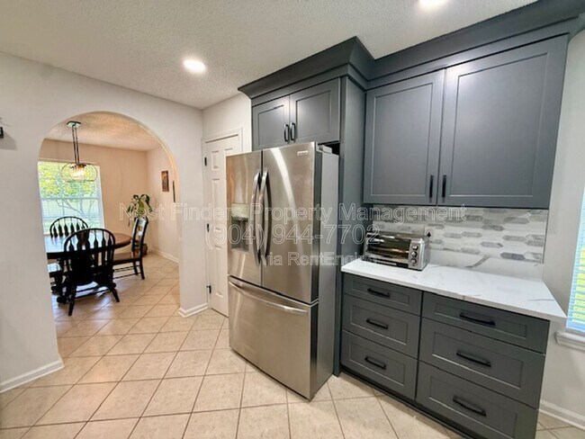 Building Photo - 5524 Hidden Ridge Dr