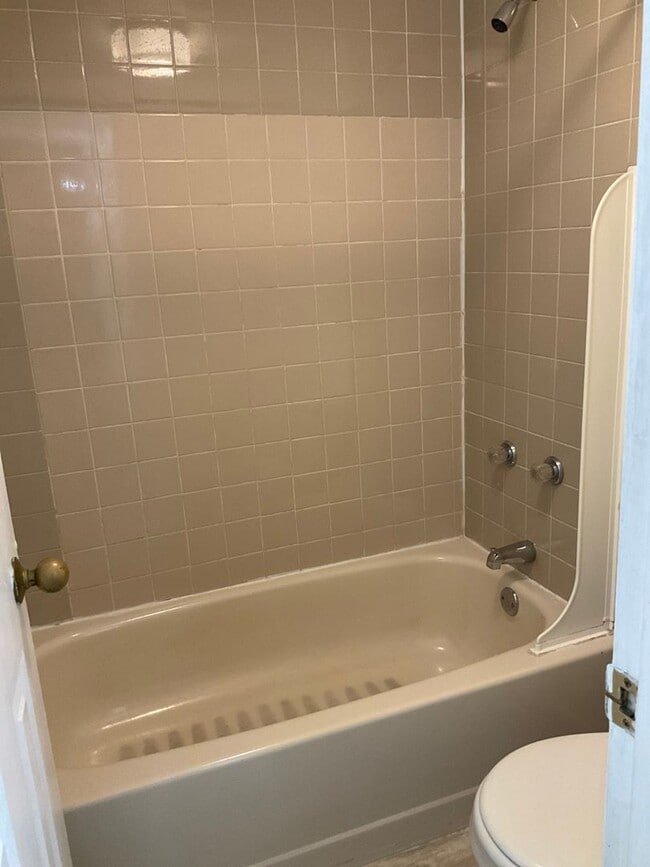 Building Photo - Pre lease !!