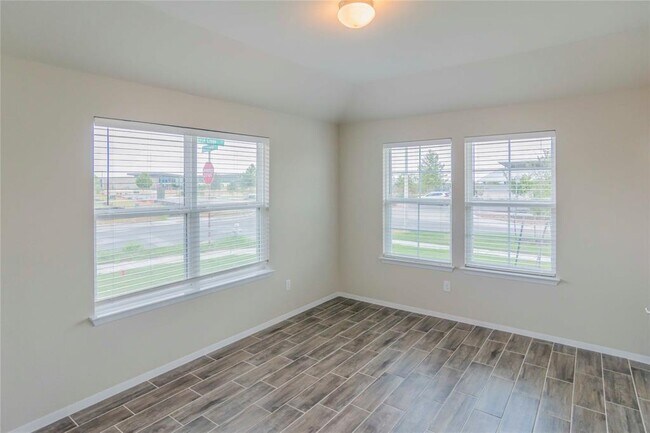 Building Photo - 204 Rollingwood Dr