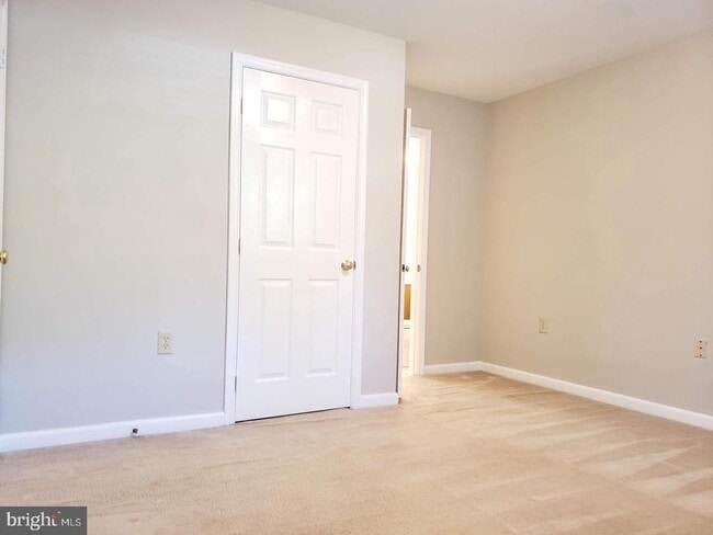 Building Photo - 2203 Montauk Dr