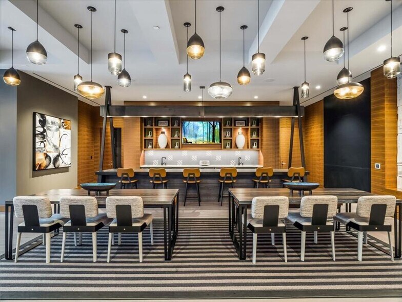 Building Photo - 11911 Freedom Dr