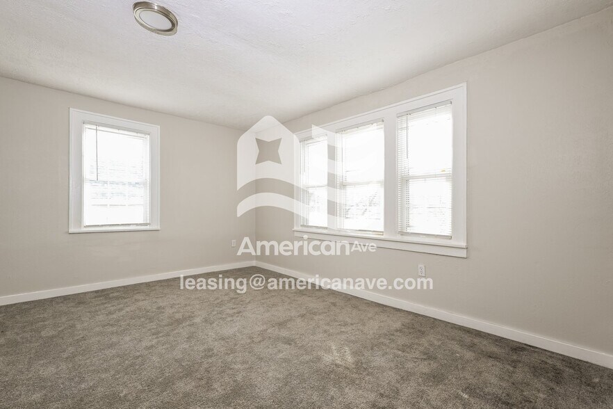 Building Photo - 127 Oak Spring Rd