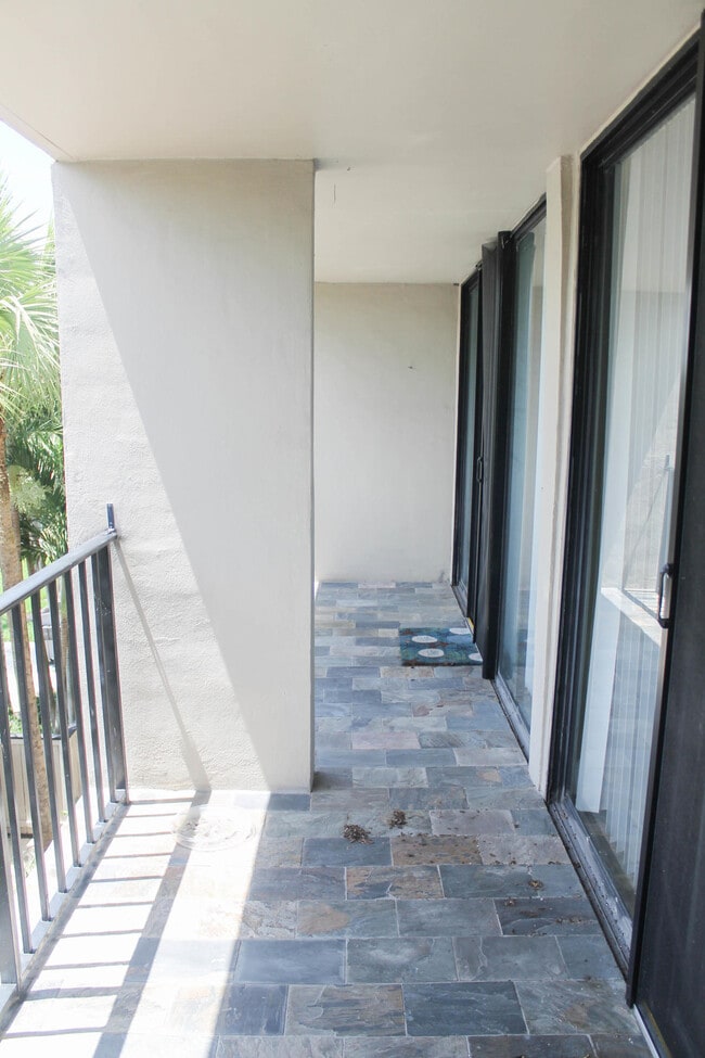 Building Photo - 1830 Embassy Dr