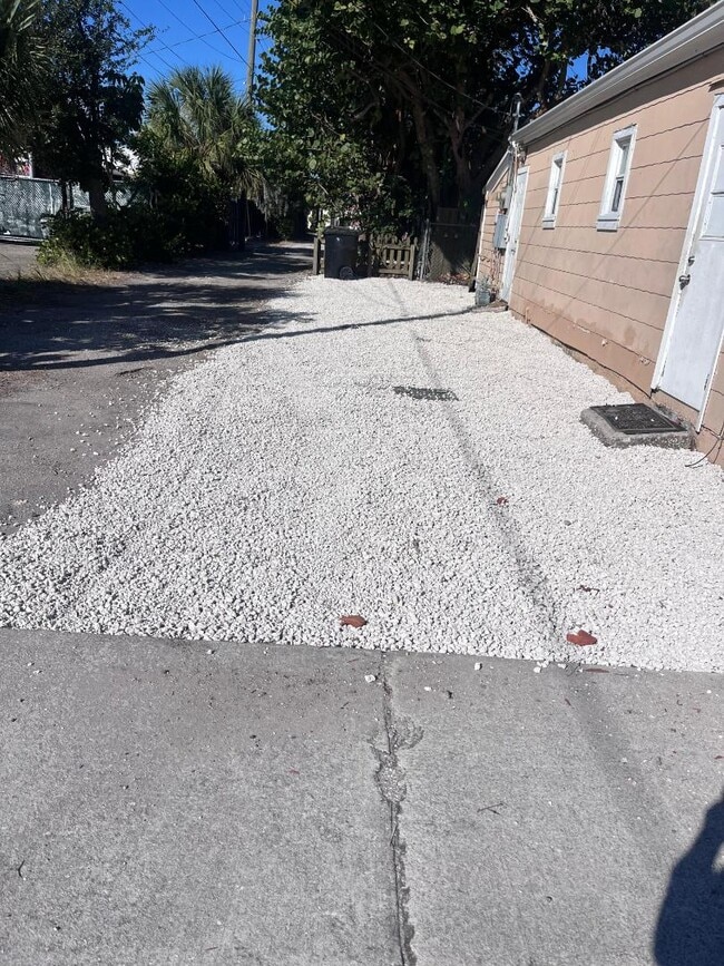 Building Photo - 701 N J St