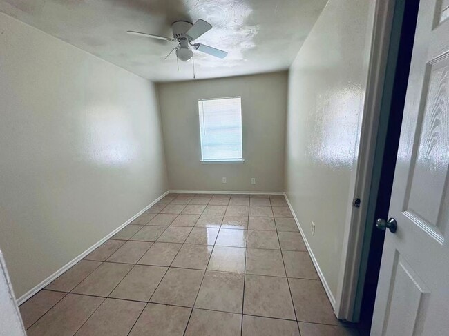 Building Photo - Beautiful 3 bedroom in Garland!