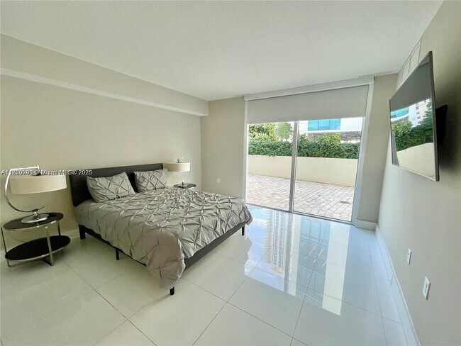 Building Photo - 150 Sunny Isles Blvd