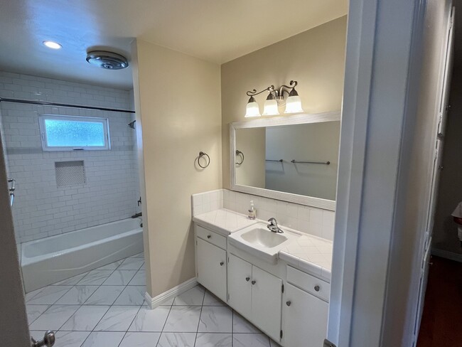 Building Photo - 9686 Wayfarer Dr