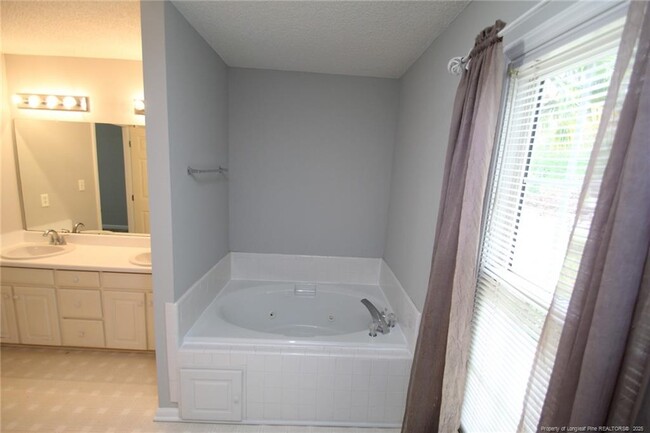 Building Photo - 8105 Tuxford Dr
