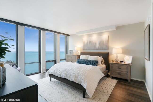 Building Photo - 200 E Delaware Pl