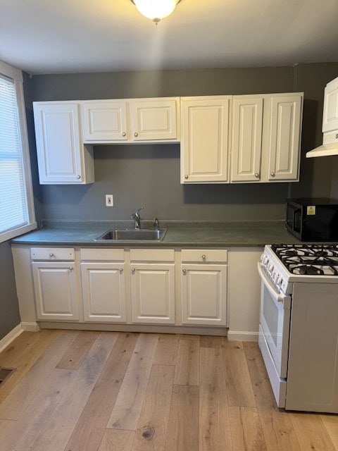 Building Photo - 2418 Baker St