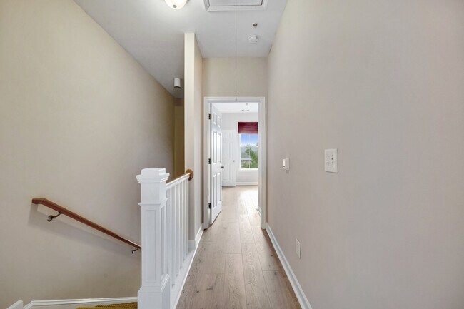 Building Photo - 926 Iris St