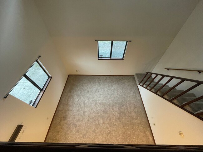 Building Photo - 518 4th St