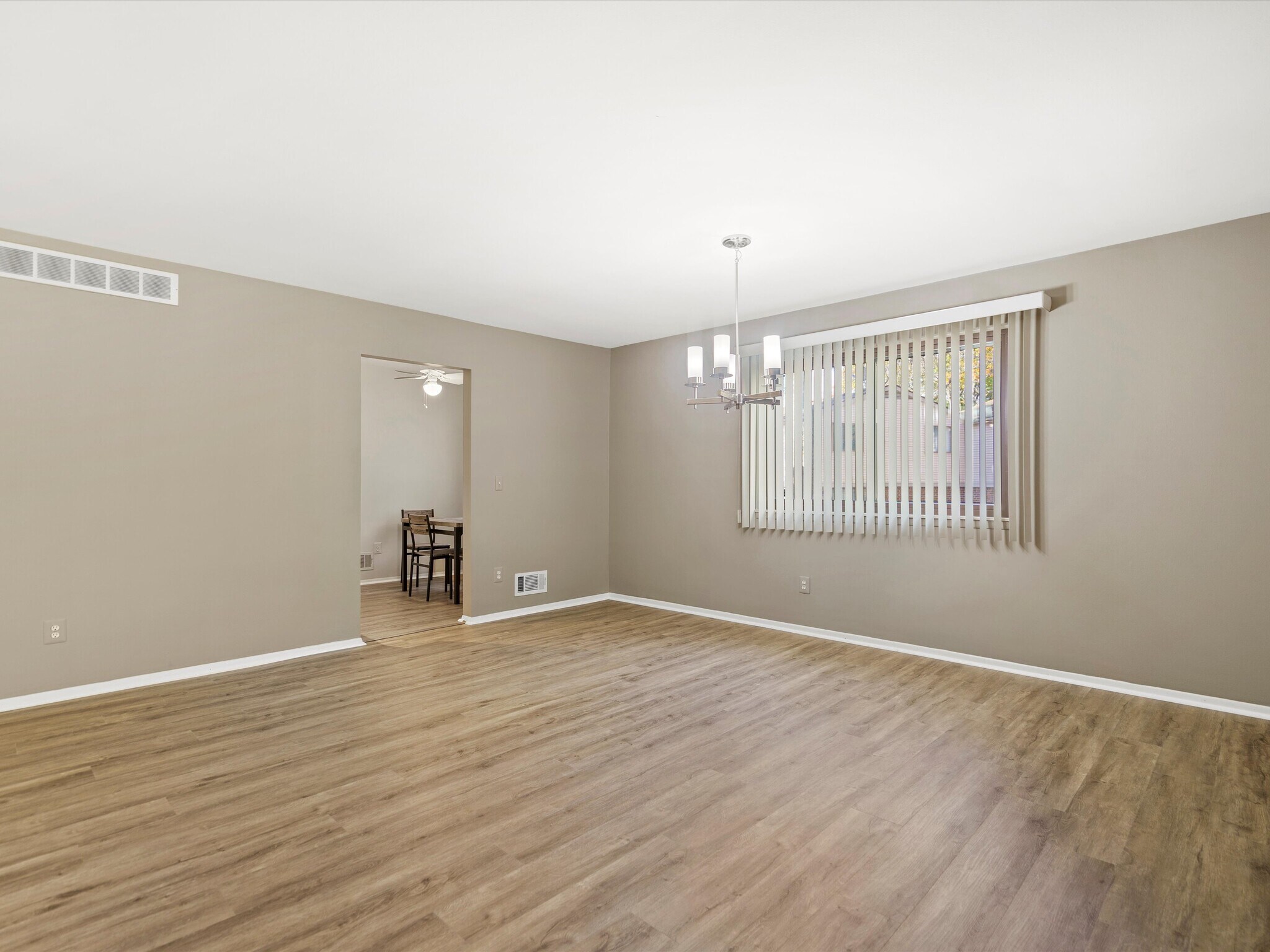 Building Photo - 26656 Farmbrook Villa Dr