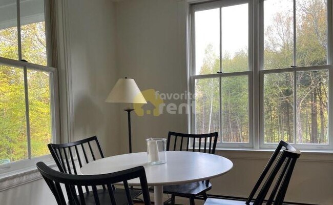 Building Photo - 5 bedroom in Stowe VT 05672