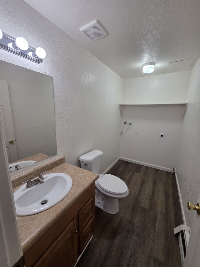 Building Photo - 3244 Rood Ct