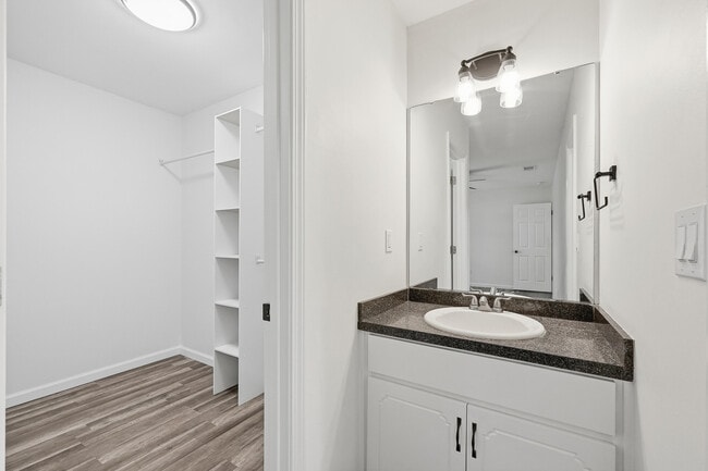 Building Photo - 403B Yancey St