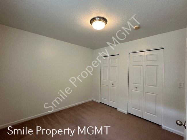 Building Photo - 6422 SE 137th Ave
