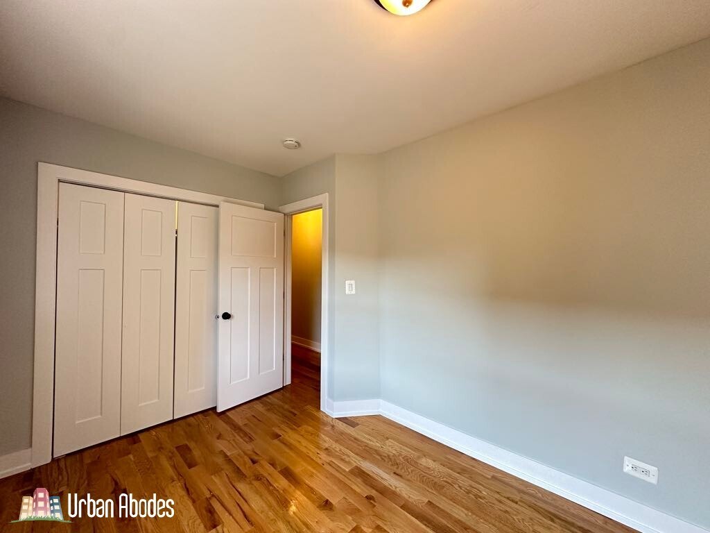 Building Photo - 816 W Cornelia Ave