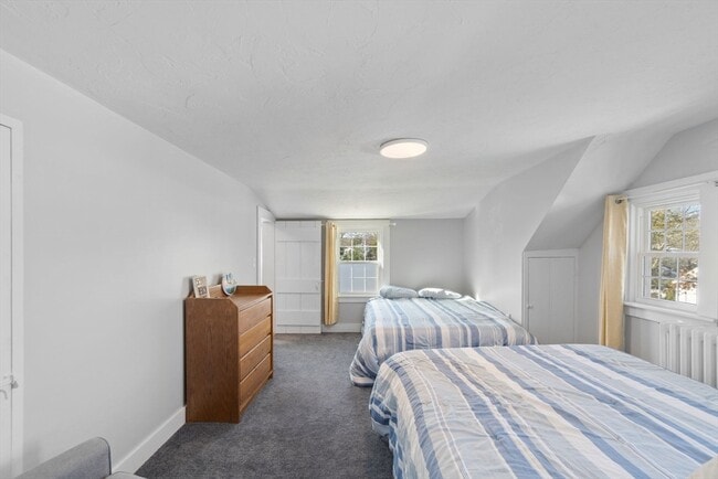 Building Photo - 32 Woodside Ave