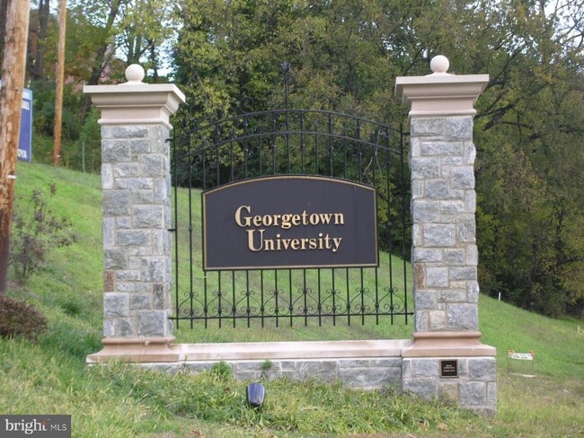 Building Photo - 2500 Q St NW