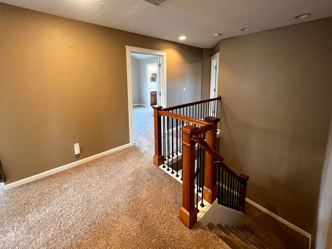 Building Photo - 1164 SW Sequoia Ln