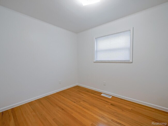 Building Photo - 7580 Thornwood St