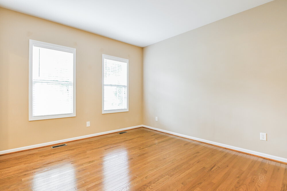 Building Photo - 136 Roan Dr