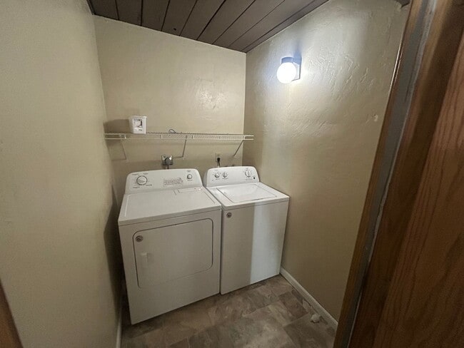 Building Photo - 3494-3498 Onyx Pl