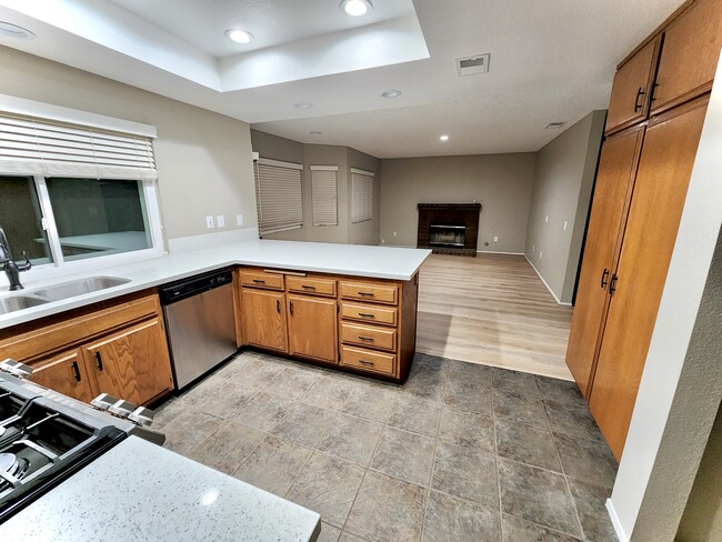 Kitchen - 2823 Bragg St