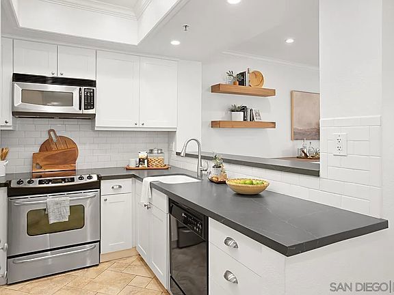 Building Photo - 620 State St