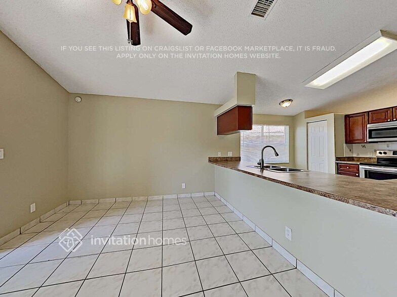 Building Photo - 8640 Tourmaline Blvd
