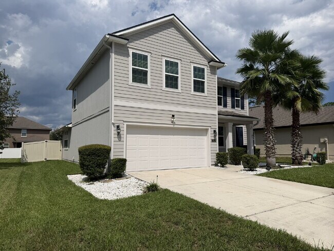 Building Photo - For Rent- Beautiful Home with 4 Bed, 2.5 Bath, PLUS a loft in Northside Jacksonville!