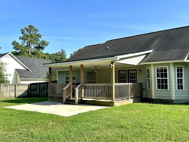 Building Photo - 124 Bayou Ct