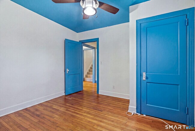 Building Photo - 1 E Lake Dr