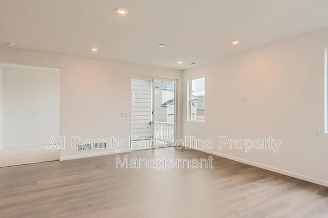 Building Photo - 5926 Flying Mallard Dr