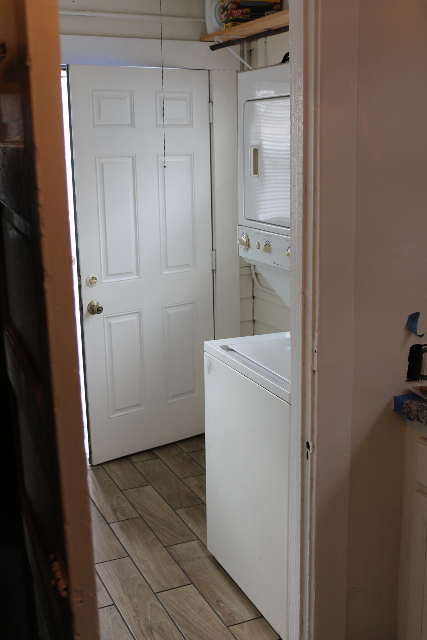 Building Photo - 240 E 23rd St