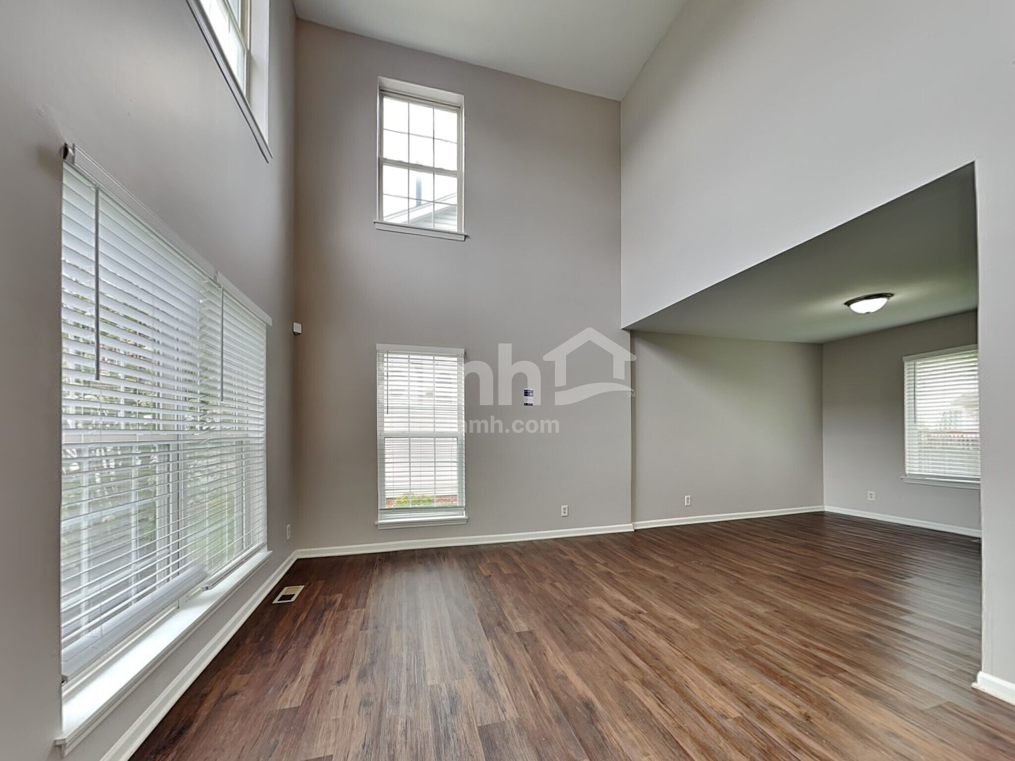 Building Photo - 20934 W Bloomfield Dr