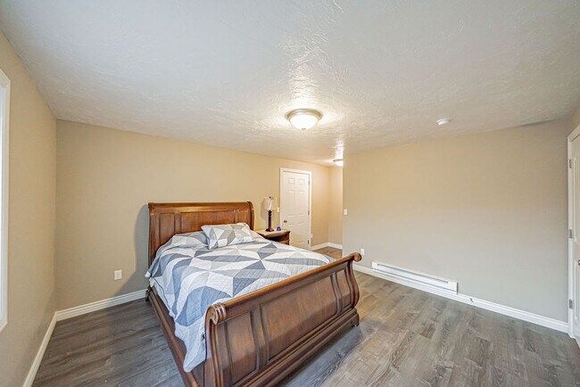 Building Photo - 3660.5 Merlin Dr