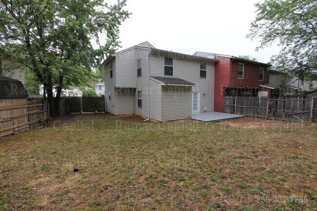 Building Photo - 3 Bedroom 1 Bath corner townhouse in Sickl...