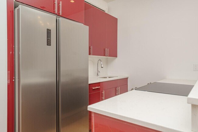 Building Photo - 472 Gates Ave