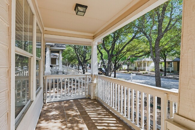 Building Photo - $500 Off One Month's Rent! Beautiful 4 Bedroom Corner Lot Home in Plum Creek