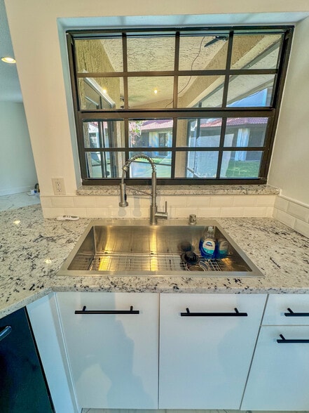 Building Photo - 9151 W Sunrise Blvd