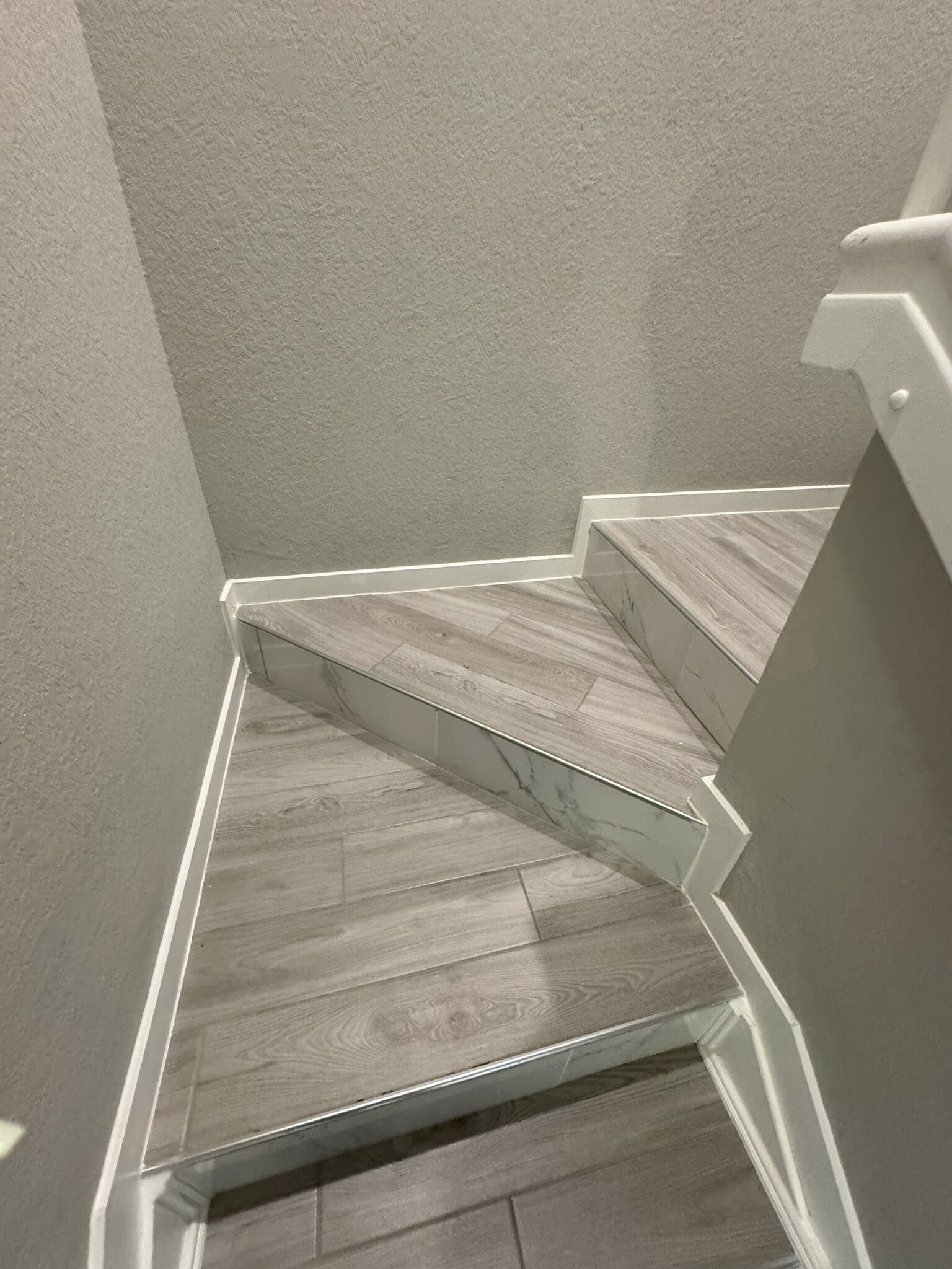 tile stairs - 1763 SE 8th Pl