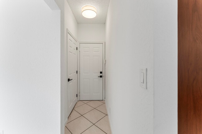Building Photo - 11447 NW 48th Ct
