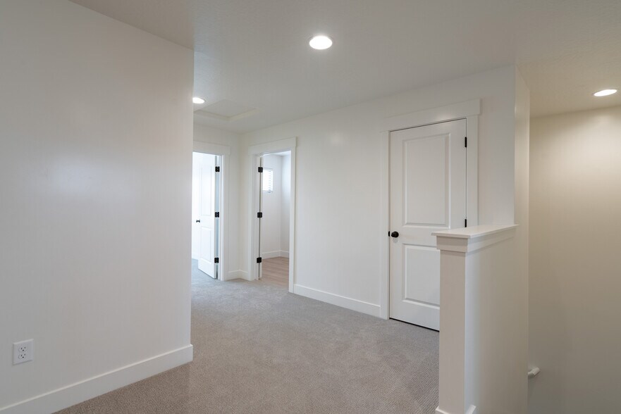Building Photo - 5680 S Duel Ln